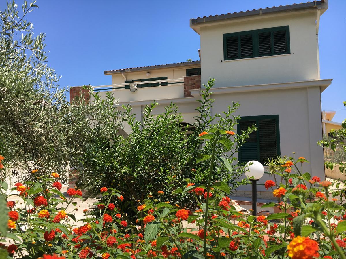 Villa Del Falso Pepe อาโวลา ภายนอก รูปภาพ