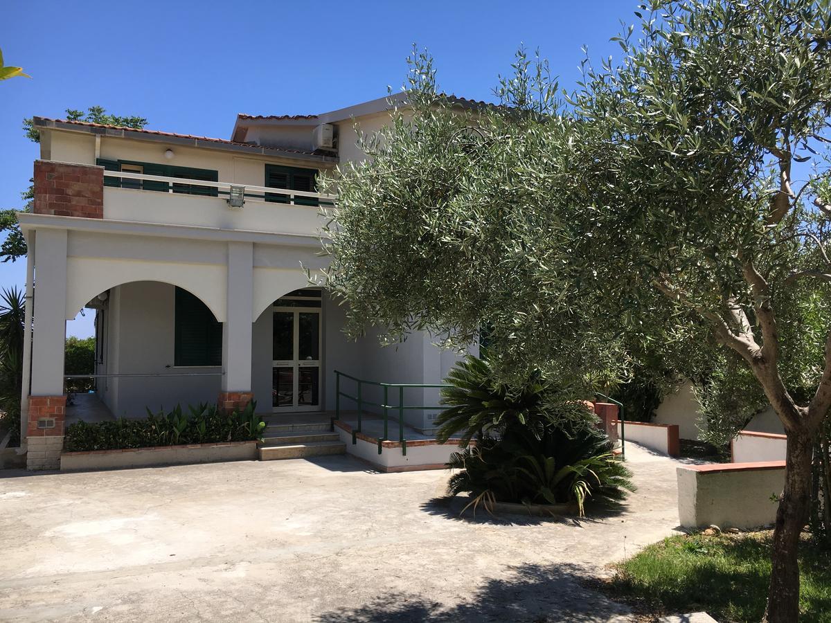 Villa Del Falso Pepe อาโวลา ภายนอก รูปภาพ