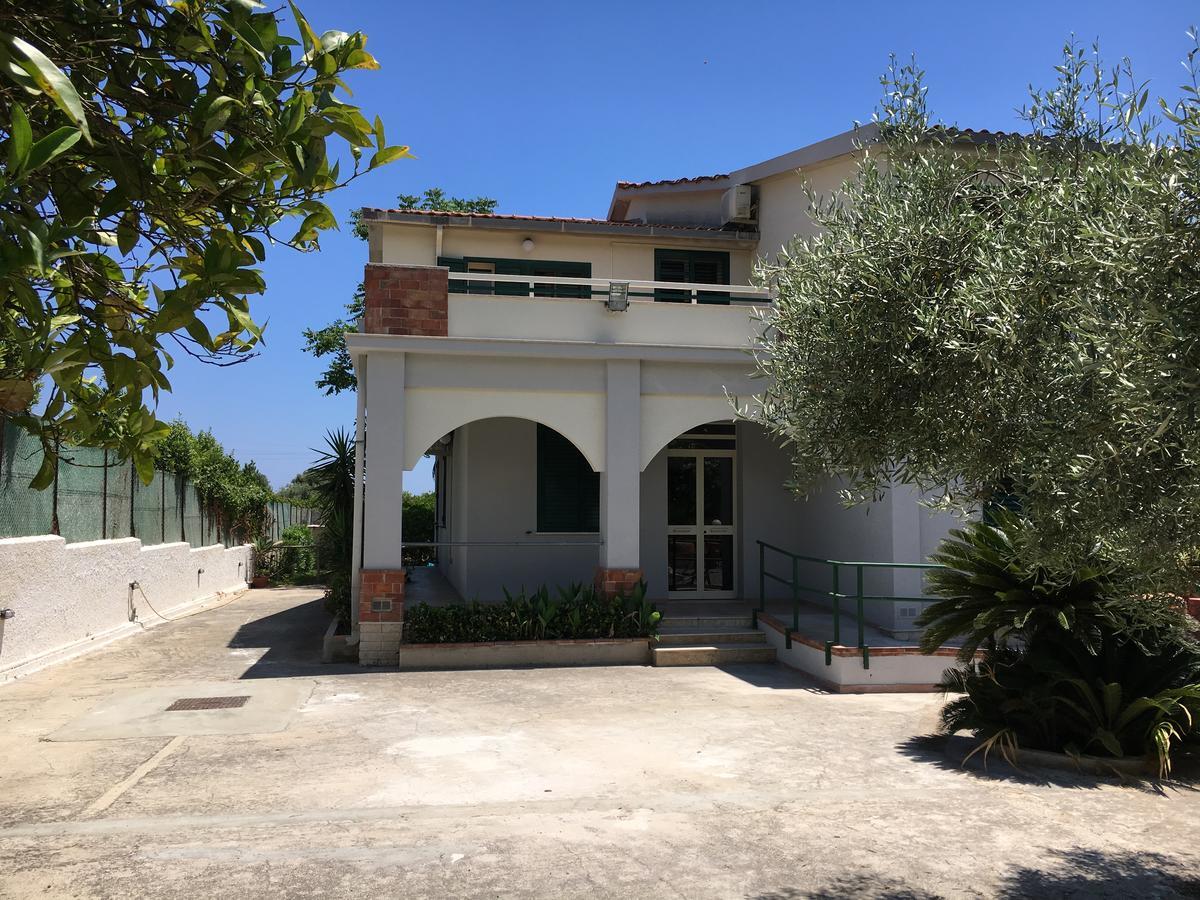Villa Del Falso Pepe อาโวลา ภายนอก รูปภาพ